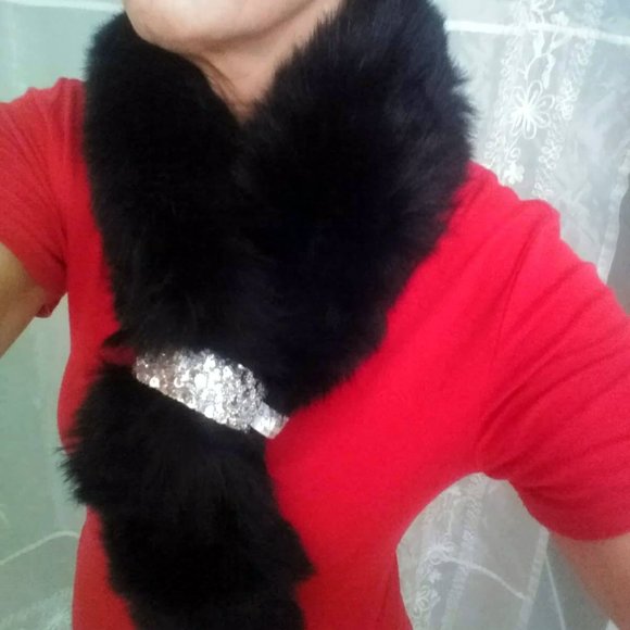 NEW Black Faux-Fur Scarf, Silver Sequin Clasp - Picture 7 of 9